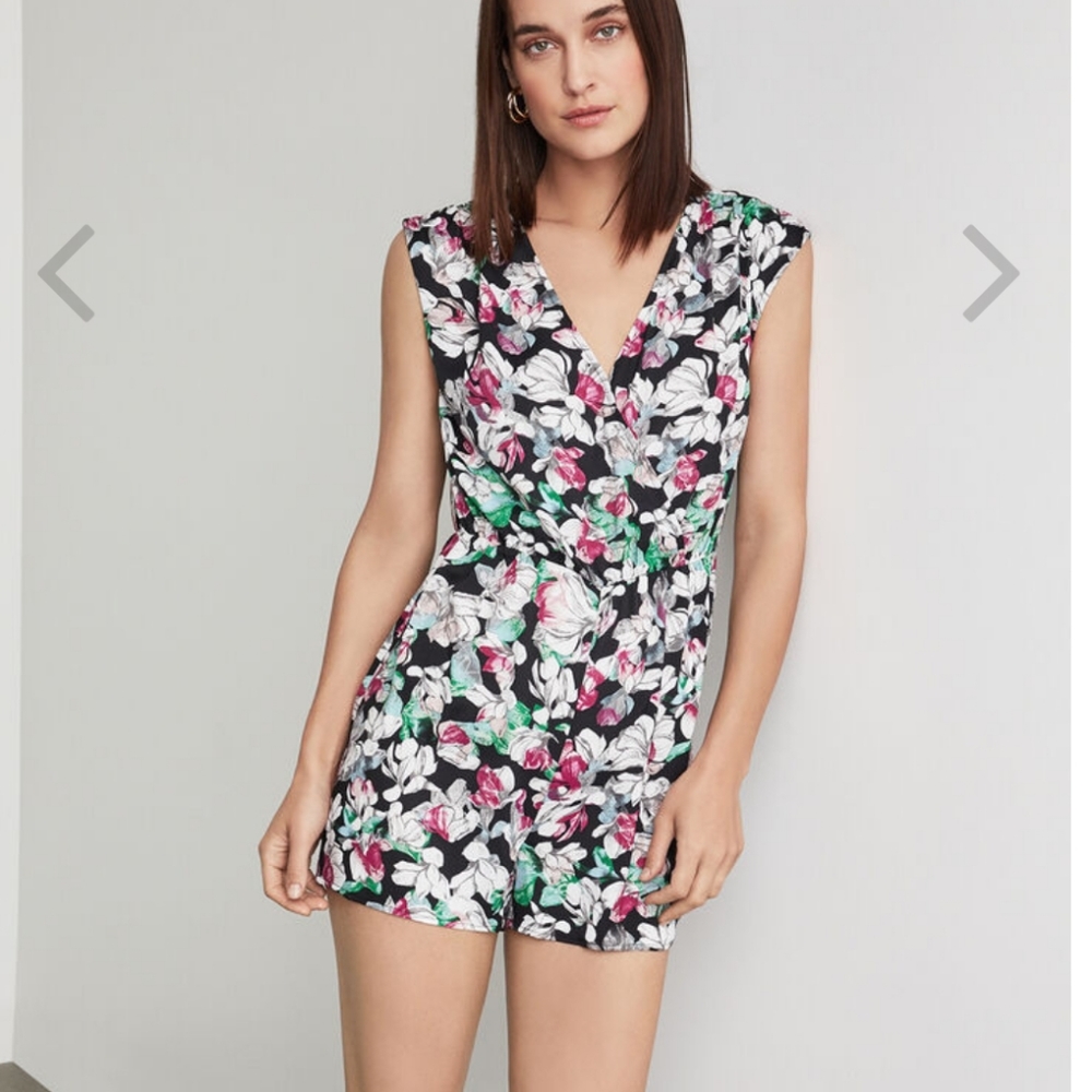 🔥BCBGMAXAZRIA Surplice Floral Romper